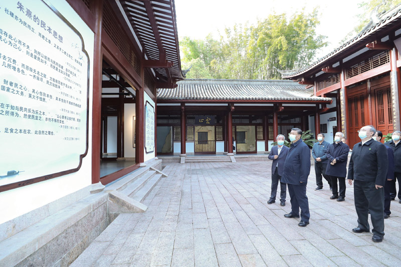 2021年3月22日，習(xí)近平在福建南平武夷山朱熹園，了解朱熹生平及理學(xué)研究等情況。