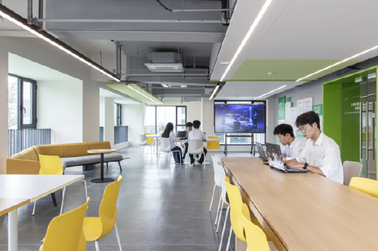 ba8f4a3d803f7b913a702af7170292d03b726346