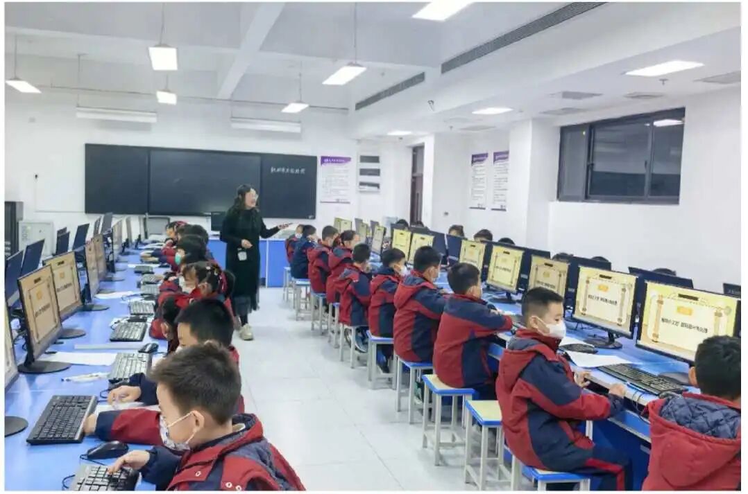 14b9d14f5615f77f5a6f81ecdd1b0863009213bb