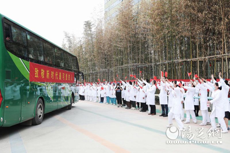 西安国际医学医疗队330名援湖北英雄凯旋！