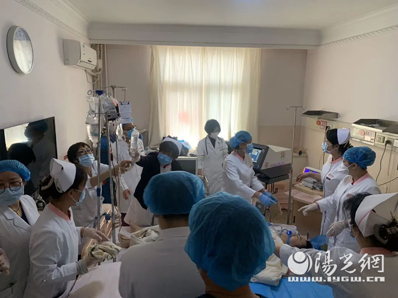 6条通路，输血输液共10000毫升！只为拯救33岁的年轻生命！