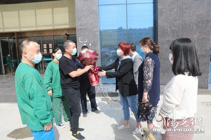 西安市第五医院慰问120转运小分队一线工作人员