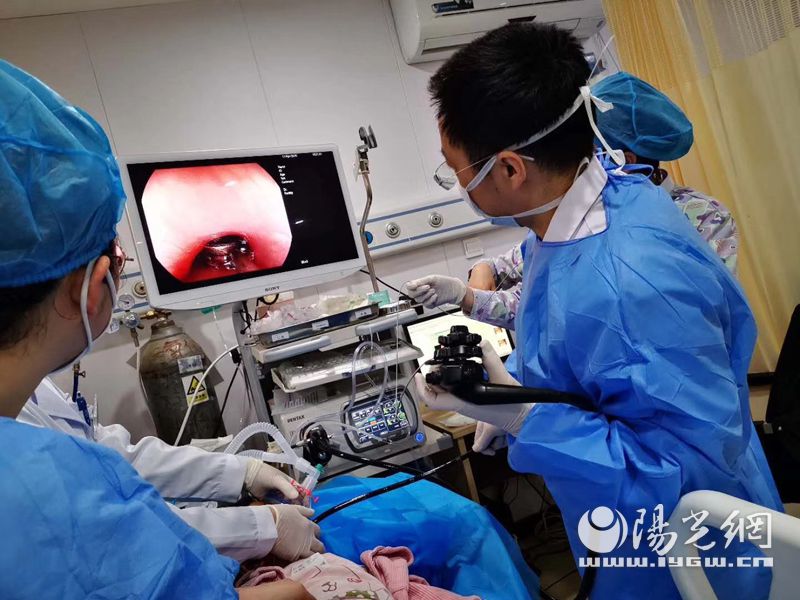 3岁女孩贪玩误吞U盘，西安大兴医院医生妙手除隐患