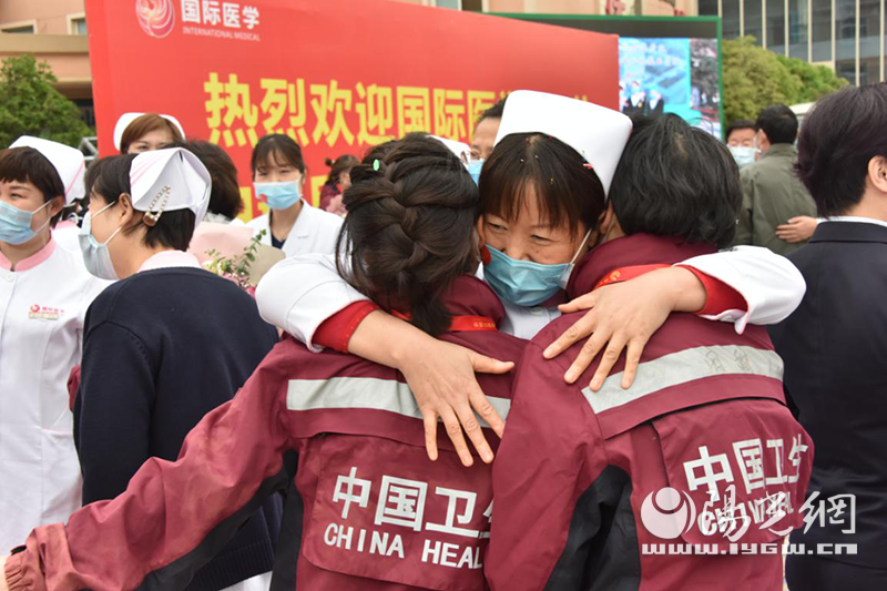 西安国际医学330位中最后12名抗疫英雄平安归家！