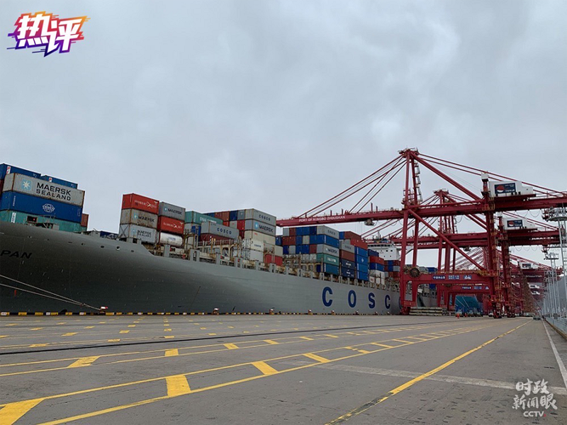 宁波舟山港率先恢复生产，保持国际供应链畅通，积极应对和化解疫情对货物航运的影响。