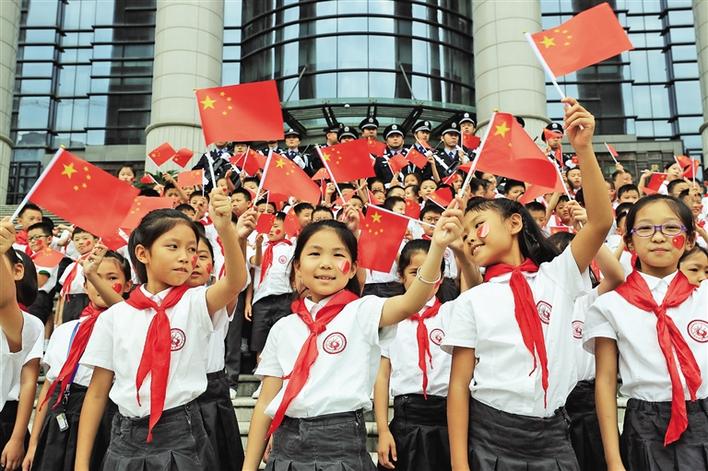 用心呵护祖国花朵。陕西省高级人民法院举办“红领巾法学院”法治教育实践活动。