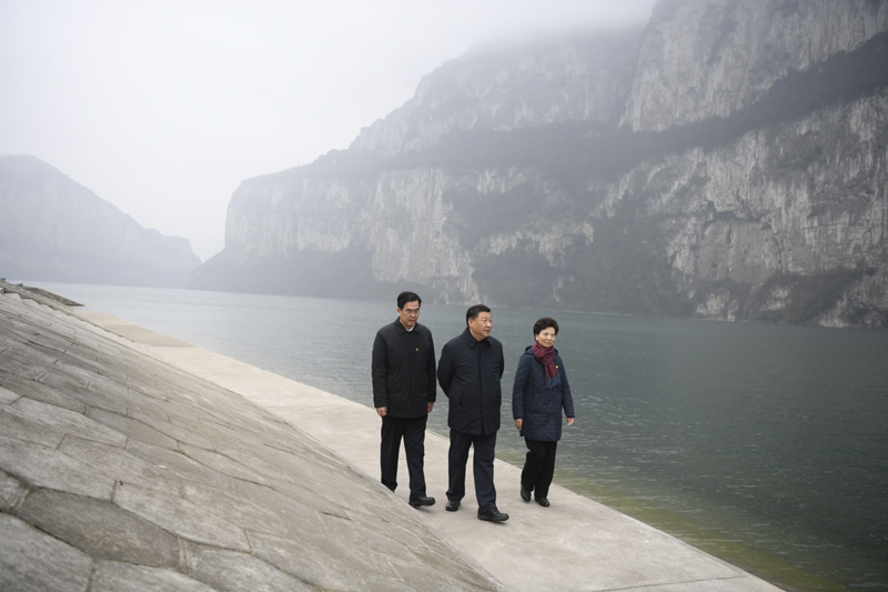 2021年2月3日下午，习近平总书记来到贵州毕节实地察看乌江六冲河段生态环境。