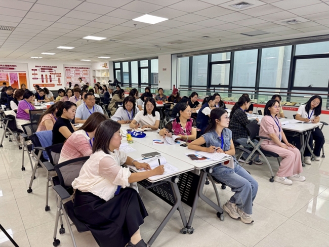 神木市第三期“向阳花开”新时代文明实践家庭教育讲师培训班开班